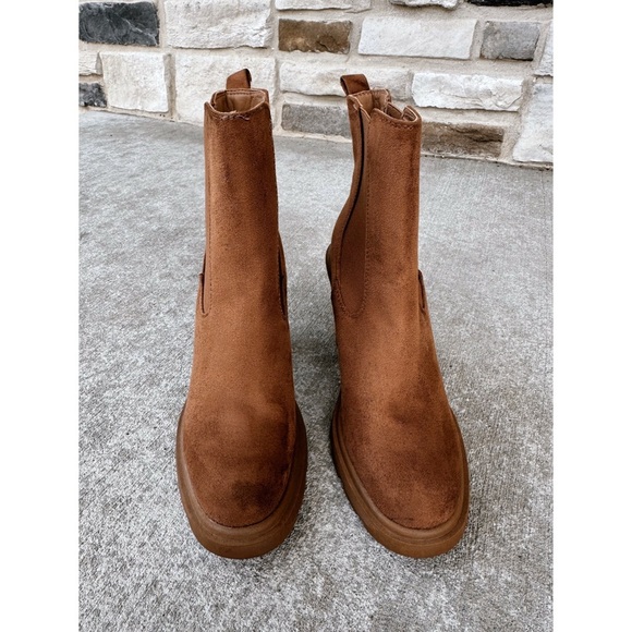 Sz 6M Nine West Ream Suede Block Heel Chelsea Boots In Cognac GUC - Picture 3 of 8